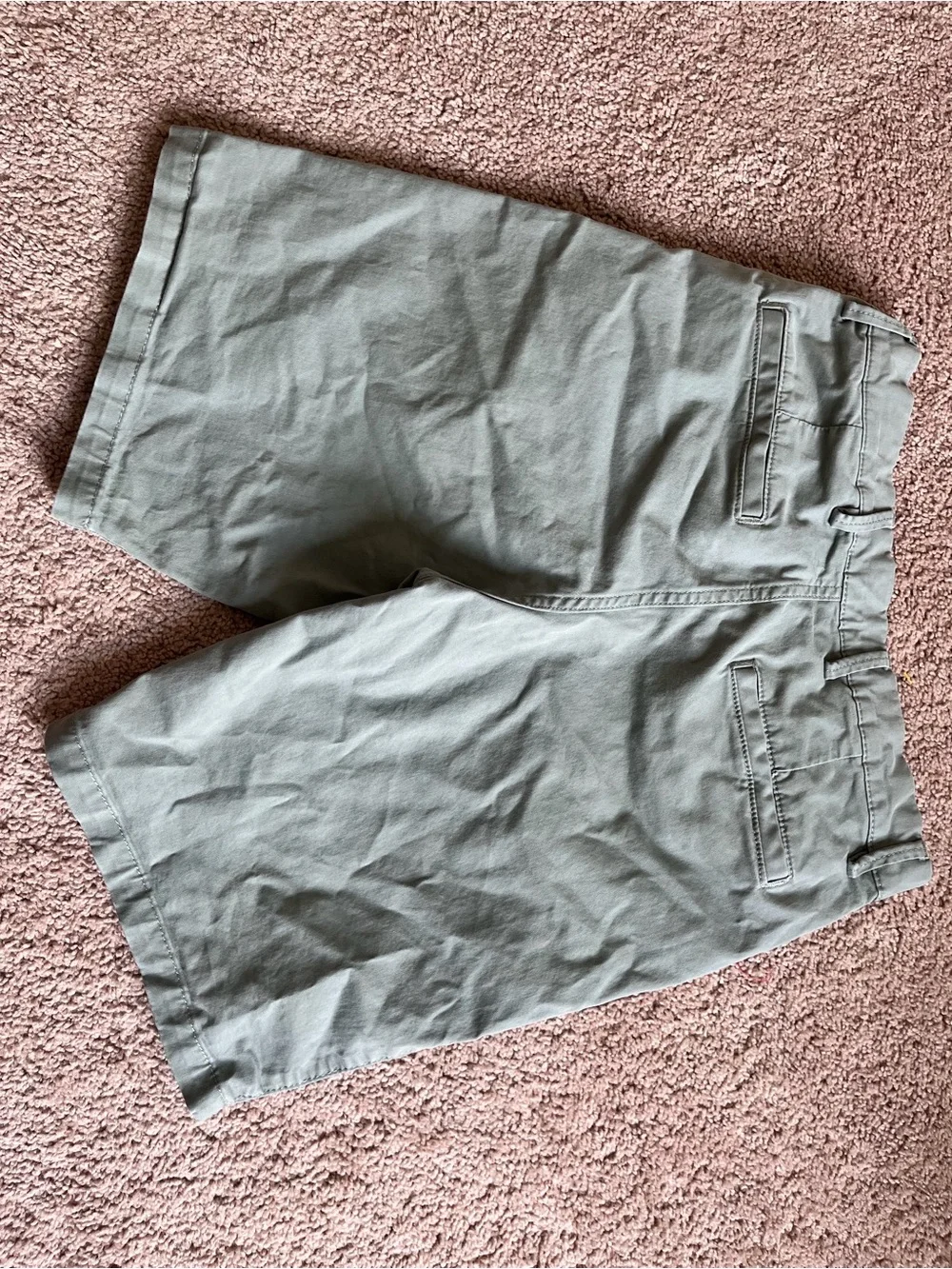 GAP essential khaki